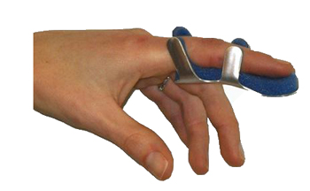 STECCA PER FRATTURA DITA A RANETTA FARMASPLINT MISURA PICCOLA IN ALLUMINIO MODELLABILE CON IMBOTTITURA IN SPUGNA POLIURETANICA ANTIALLERGICA RADIOTRASPARENTE 8 CM 1 PEZZO - Farmacia Bartoli